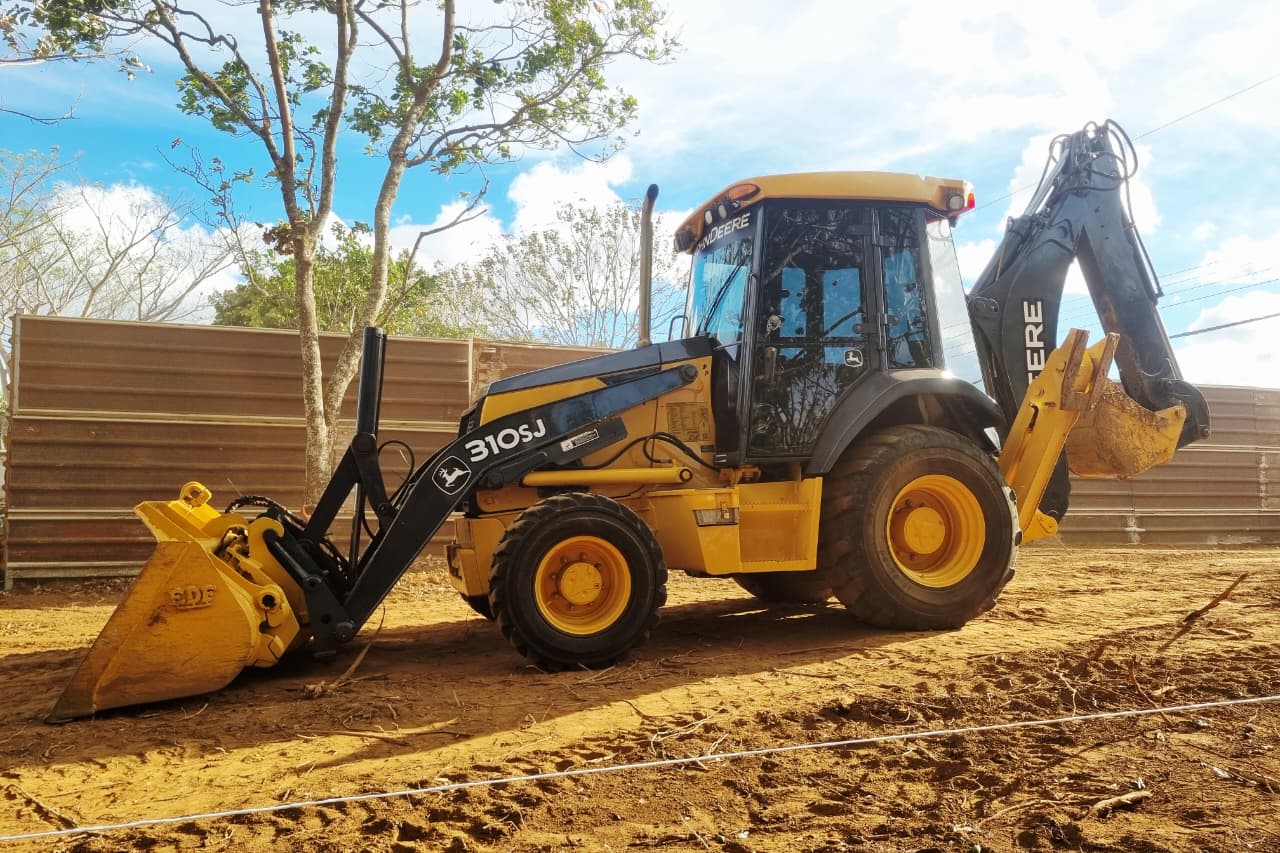 Backhoe John Deere 310SJ